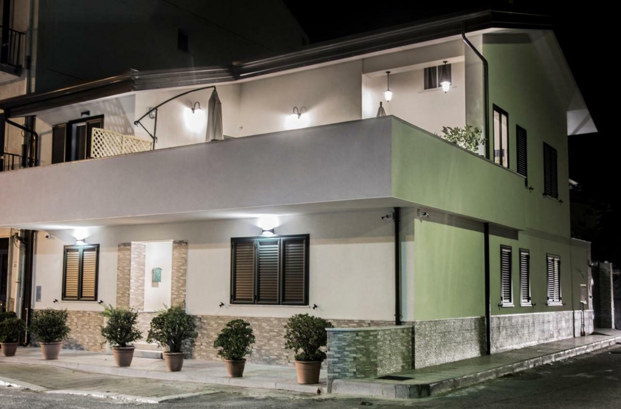 B&B A Due Passi Dal Mare Catona Di Reggio Calabria Exteriér fotografie