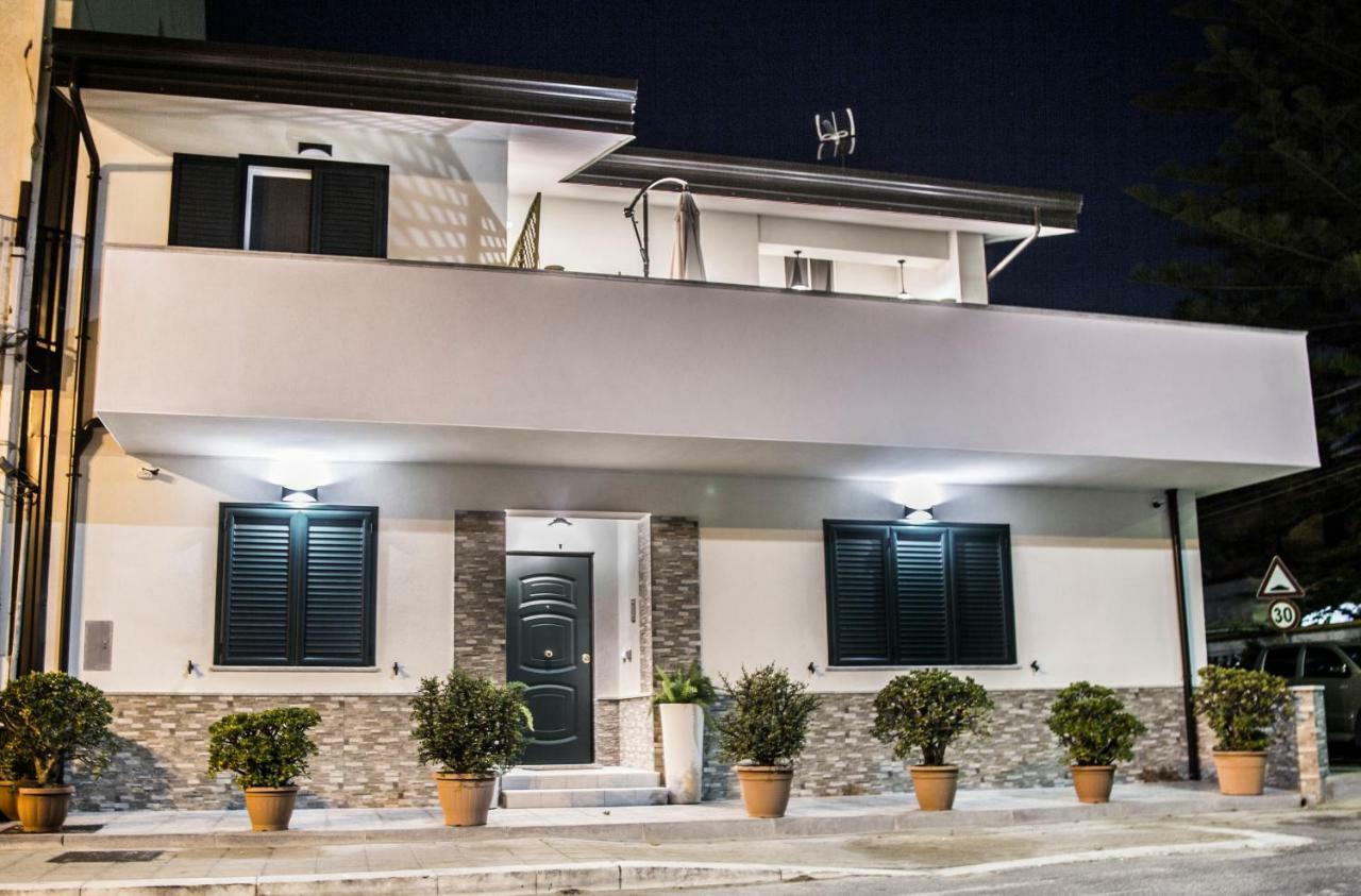 B&B A Due Passi Dal Mare Catona Di Reggio Calabria Exteriér fotografie