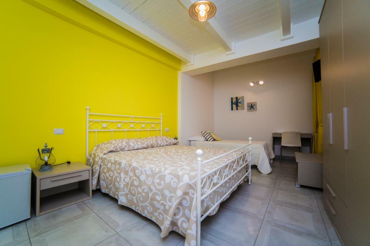 B&B A Due Passi Dal Mare Catona Di Reggio Calabria Exteriér fotografie